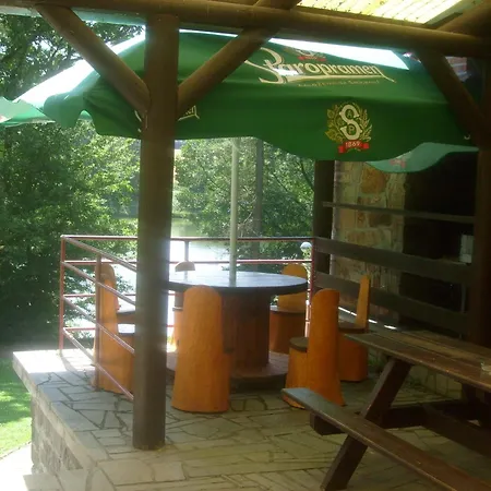 Kemp Chatová Osada Budín Žirovnice