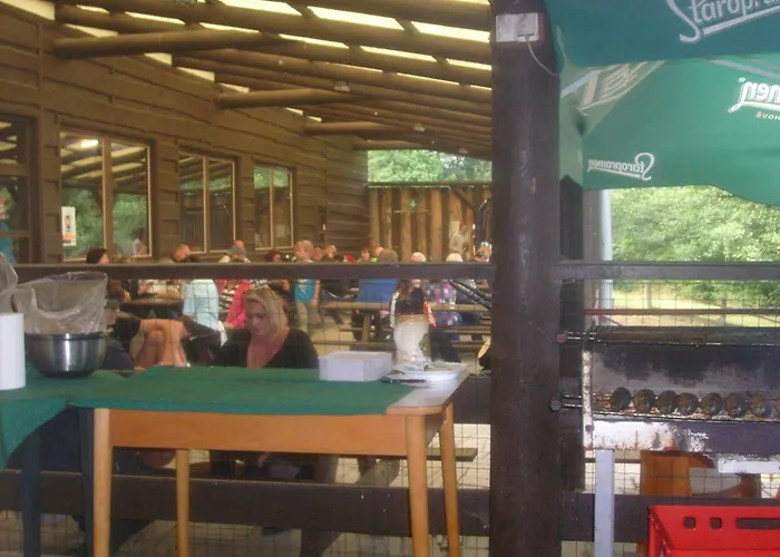 Campingplads Chatova Osada Budin *